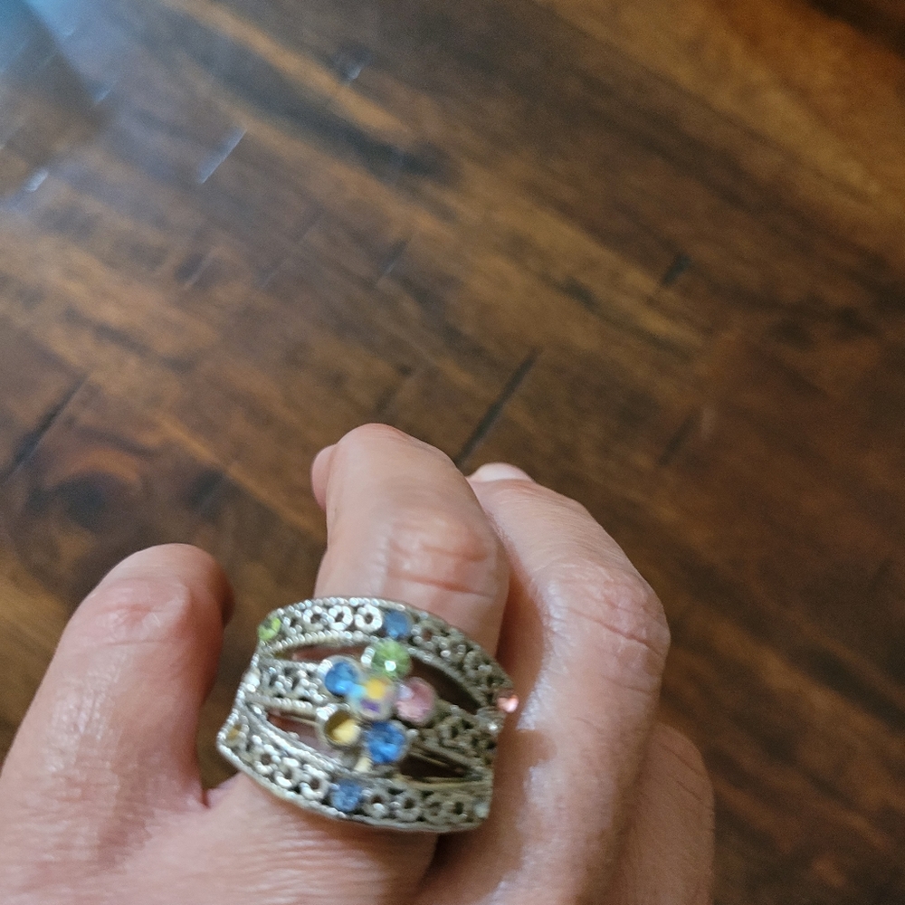 Unique Silver Tone Stone Adjustable Ring - image 2